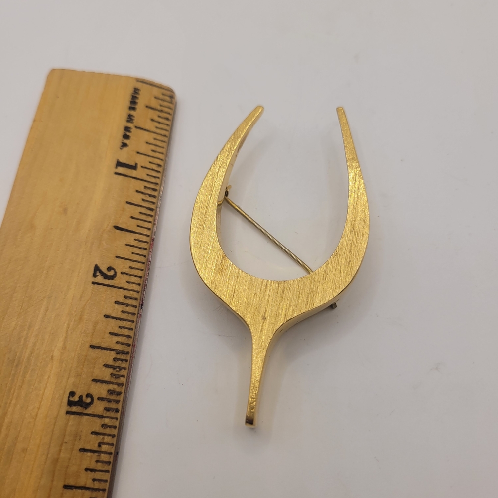 Vintage 1960s Sauteur Renoir Brushed Gold "Wish Bone" Brooch - Picture 3 of 3